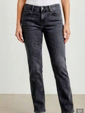 Tommy Hilfiger Women's Dark Gray Straight-Leg Jeans Size 29